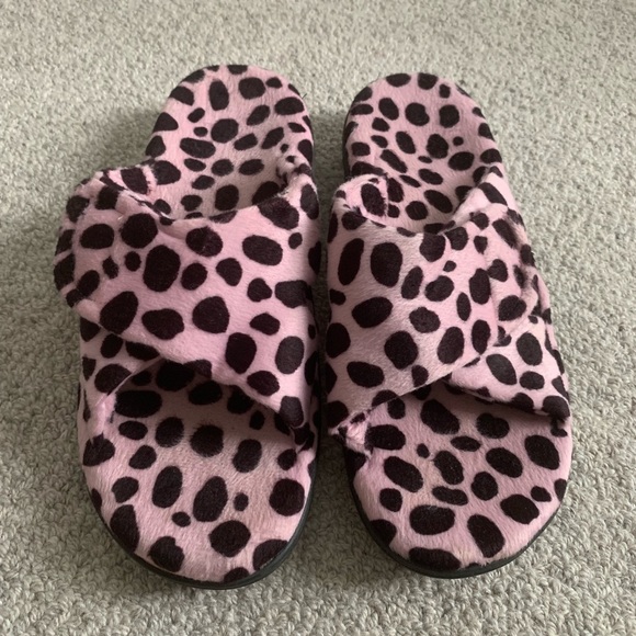 vionic slippers size 10